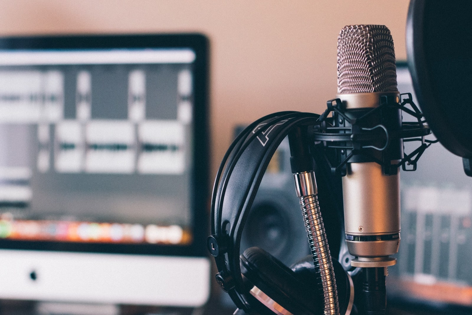 what is a podcast guest guide and why is it important